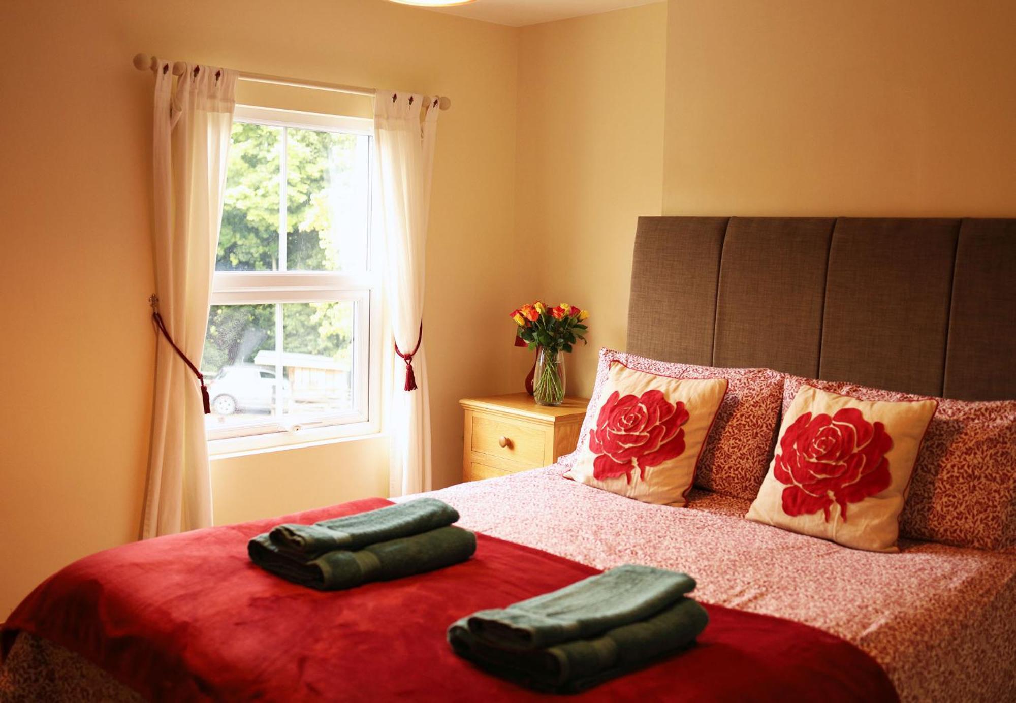 Pet-friendly Logburner Horse Stable Views *